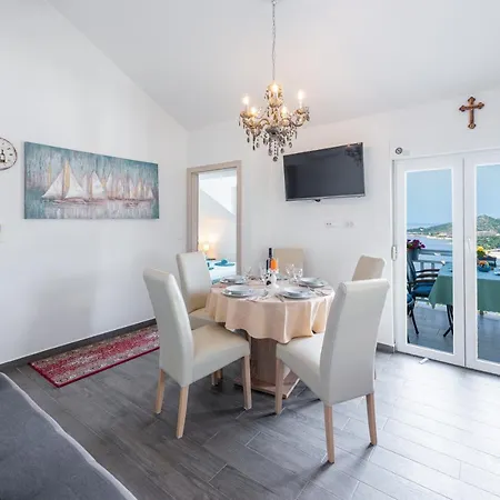 Soleil Apartment